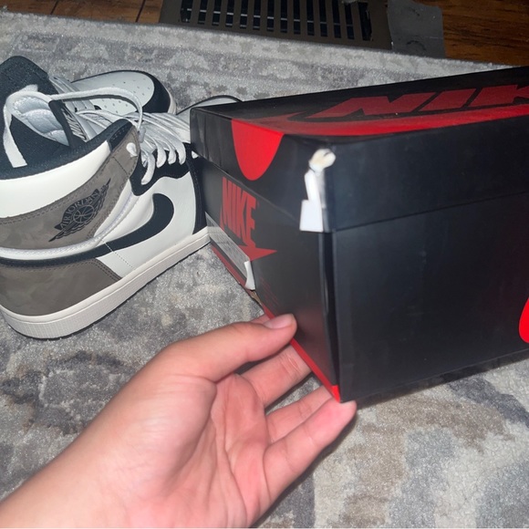 Jordan 1 High Dark Mocha - Picture 16 of 16